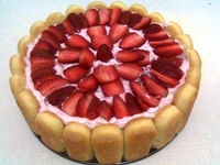Kedi Dili Çilekli Pasta Tarifi ve Malzemeleri