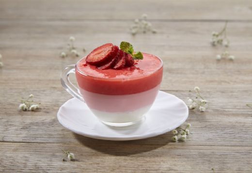 Çilekli Muhallebi Tarifi ve Malzemeleri